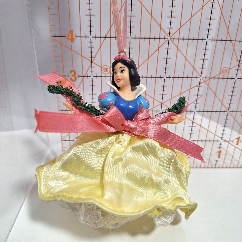 Enesco Snow White Christmas Ornament Vintage READ - Picture 3 of 13